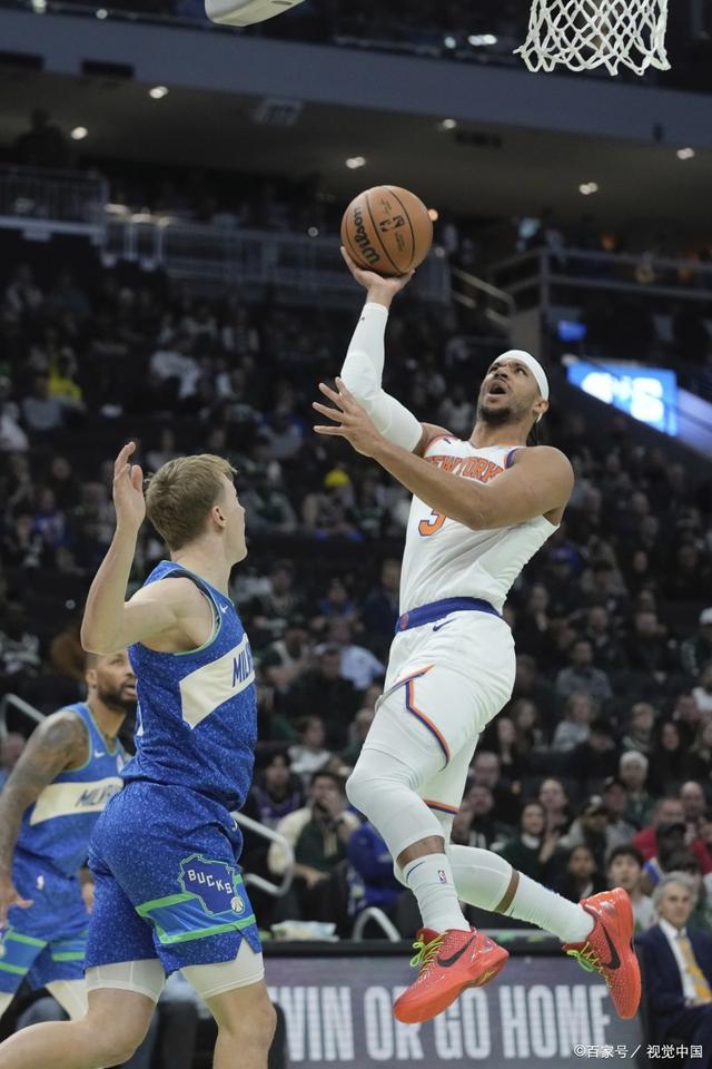 背靠背比赛对球队的身体素质提出考验,士气大振 背靠背比赛对球队的身体素质提出考验,士气大振