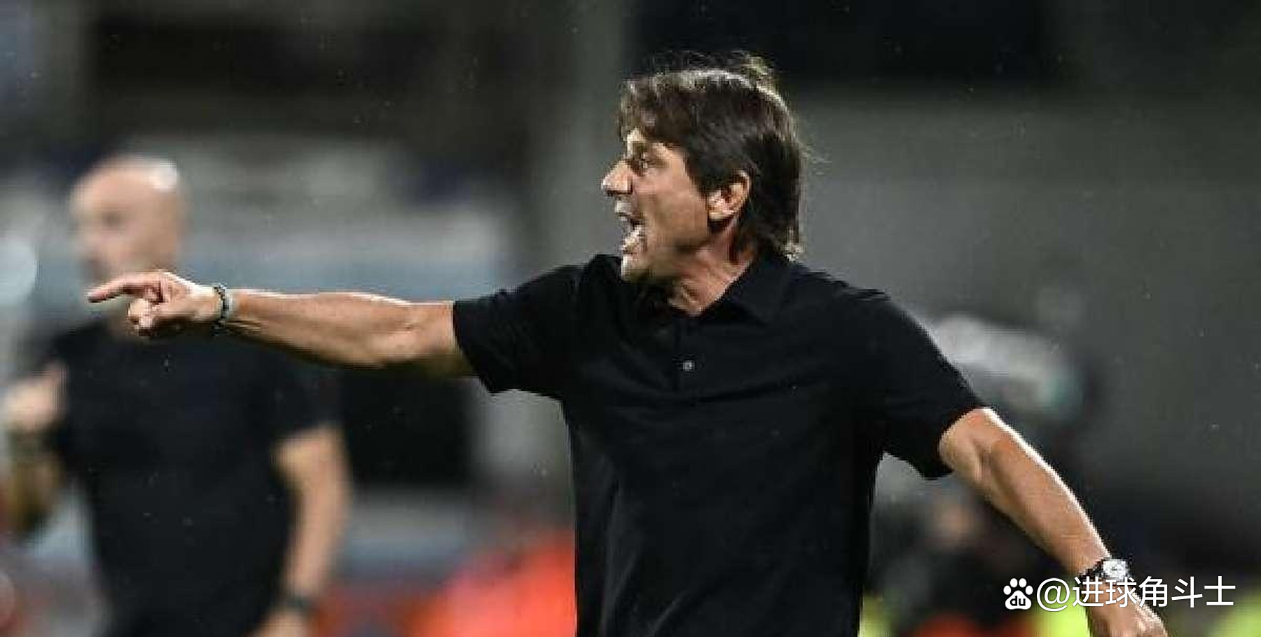 佛罗伦萨不敌那不勒斯，遭受失利，振奋人心