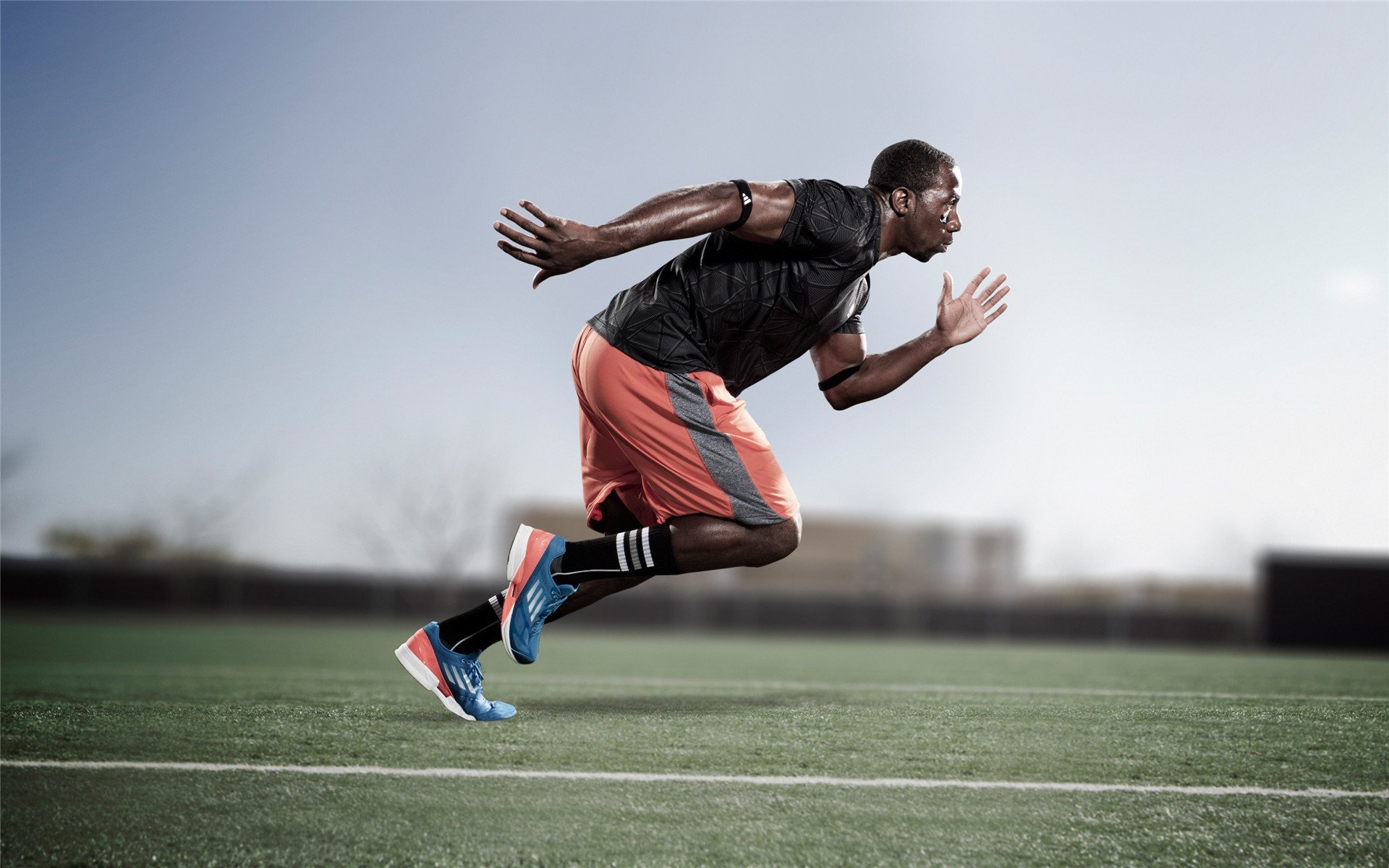 开云体育在线-当斯蒂芬·库里踏上英超战场，防守端锁死对手的传奇之夜