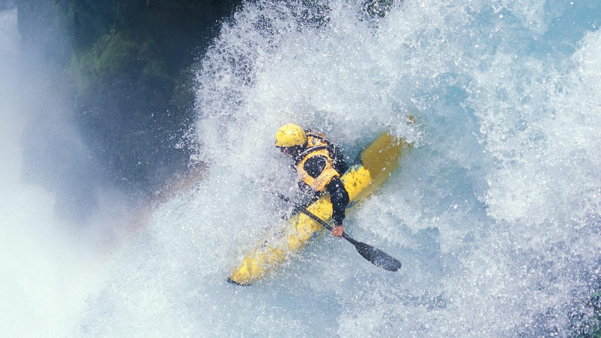 悬崖边的钢索舞者，库尔图瓦一夫当关，摩纳哥鏖战罗马终取宝贵三分