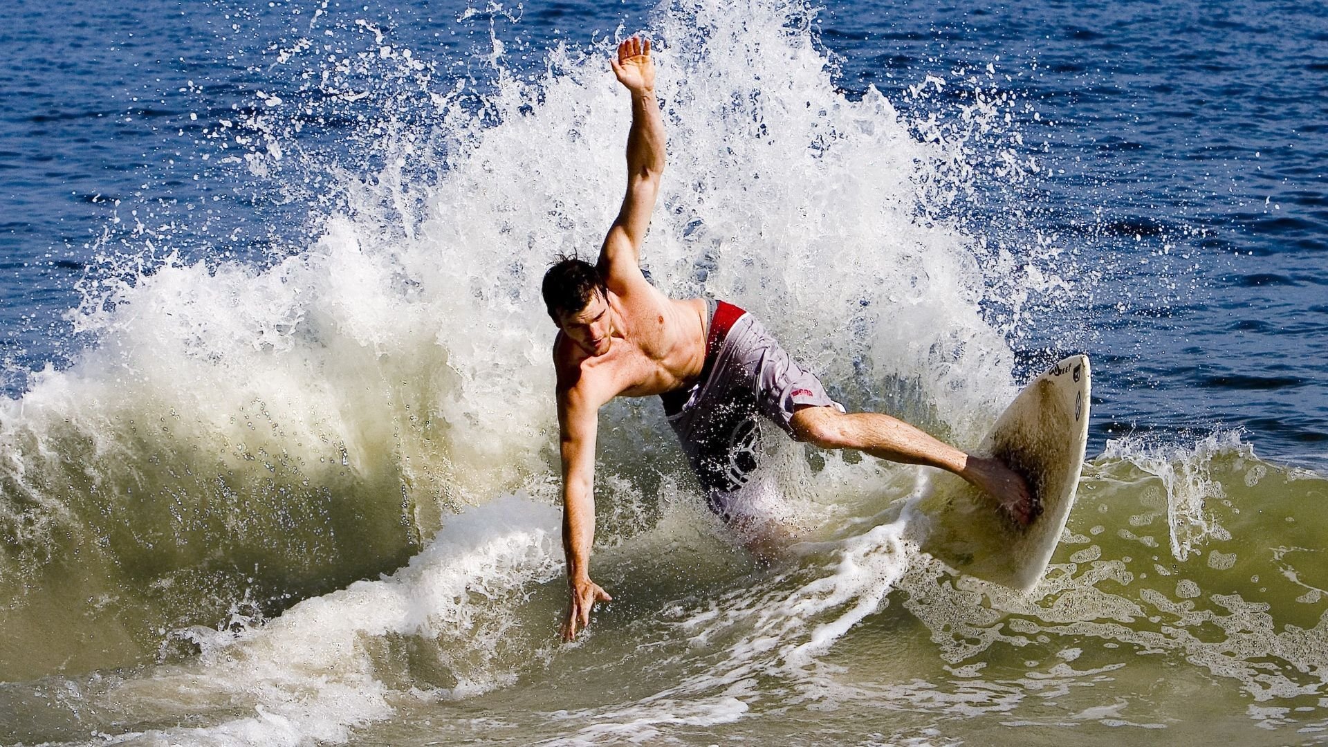 阿什拉夫单骑破局，枪手鏖战加时逆转红狼！欧冠之夜见证北伦敦的坚韧与疯狂