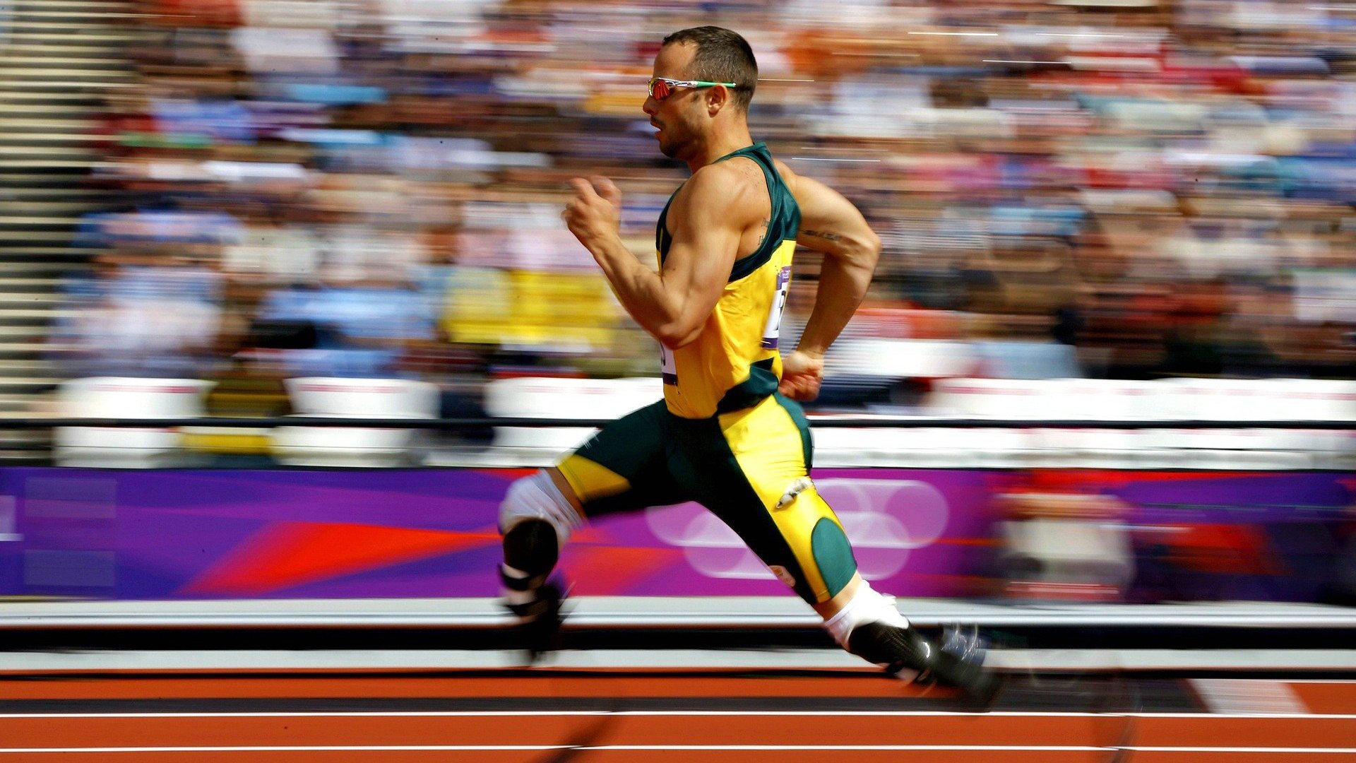 F1年度争冠之夜,当胜利女神只垂青一人,帕尔默用方向盘劈开了所有人的预期